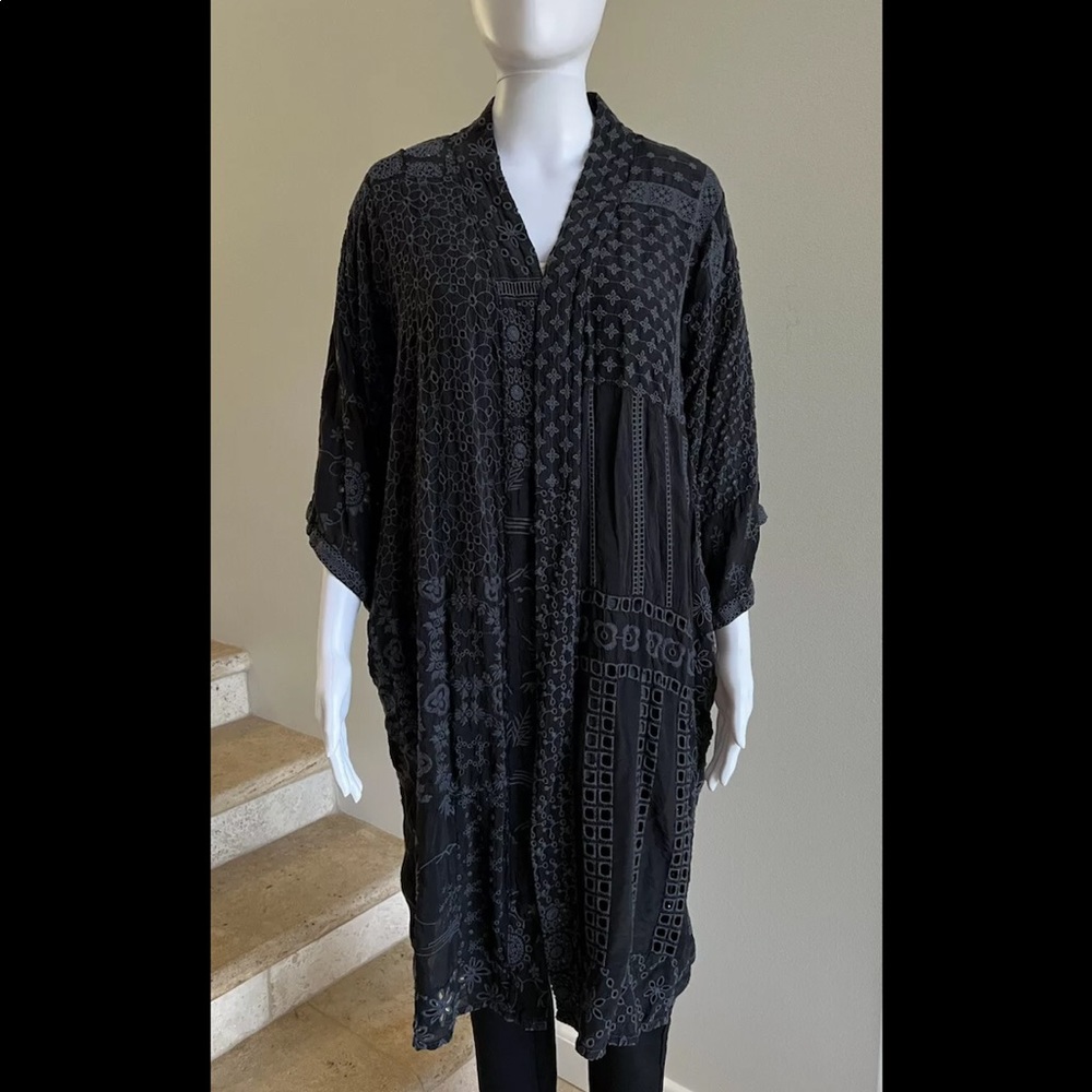 Johnny Was Kimono Tunic Black with Grey Eyelet Embroidered Size Small Fits most - Picture 5 of 9